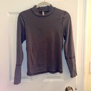Free people turtle neck long-sleeve size L